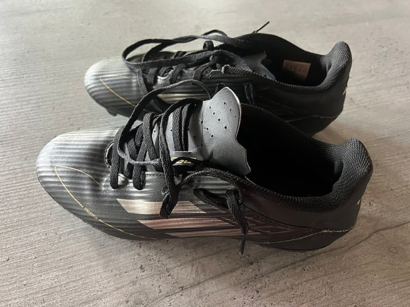 Adidas F50 Fiberskin -nappikset, koko 39 1/3