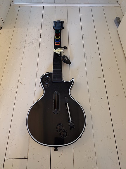 Guitar hero kitara playstation 3 / pc