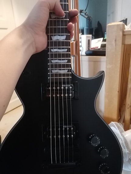 ESP LTD sähkökitara musta