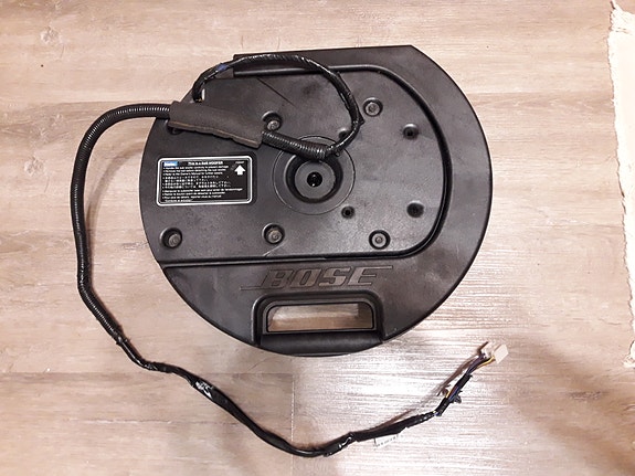 Mazda 6 farmarin 2004 Bose subwoofer