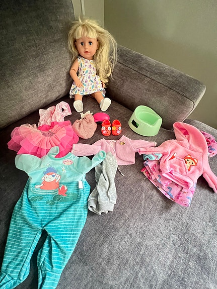 Baby Born sister nukke ja vaatteita