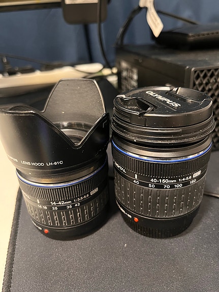 Olympus zoom-objektiivit 14–42mm ja 40–150mm