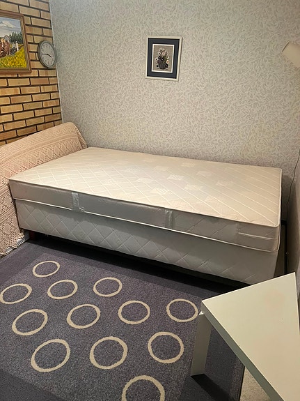120 cm leveä sänky