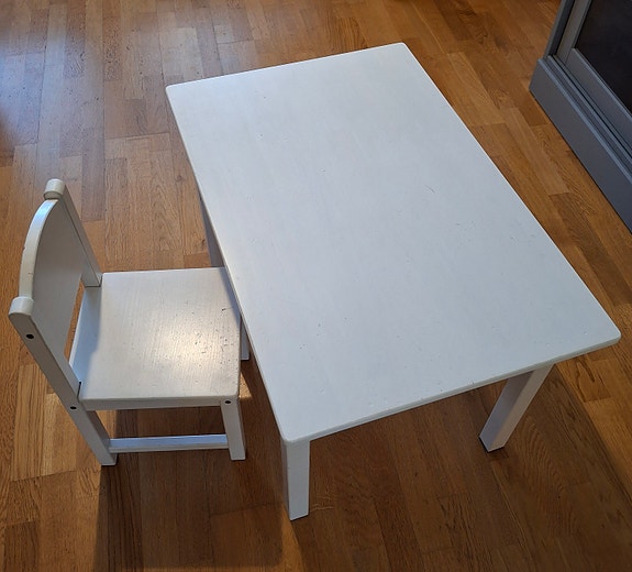 IKEA Sundvik lasten pöytä ja tuoli