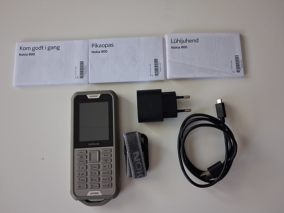 Nokia 800 Tough 4G peruspuhelin