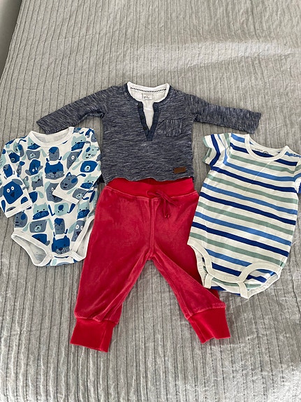 Setti koossa 68. Reima Tutta housut, Lindex bodyt ja prizzin body, unisex.