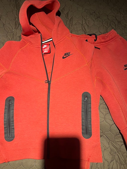 Nike fleece tech puku