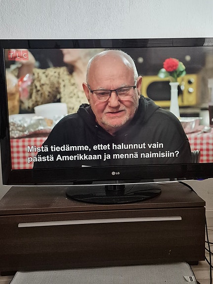 .
LG 47" Full HD LCD TV (47LH3000) - Toimiva ja siisti