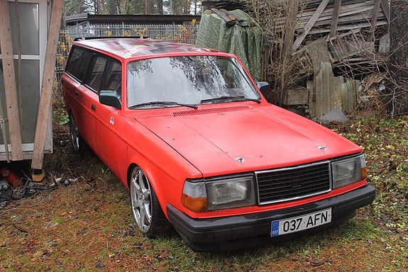 Myydään Volvo 245 (1983) projekti