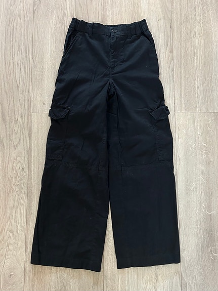 H&M mustat reisitaskuhousut 134