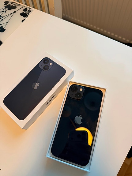 Apple iPhone 13