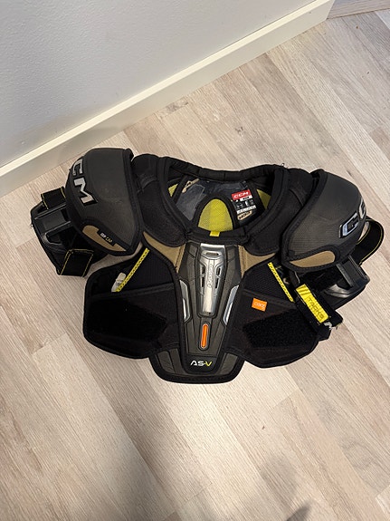 CCM JR hartiasuojat M