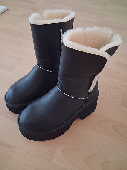 UGG saappaat 38