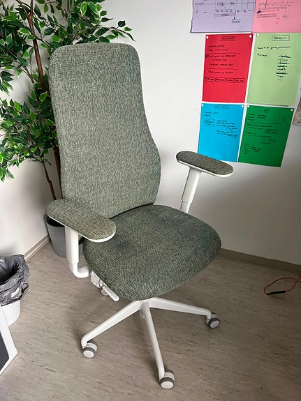 GRÖNFJÄLL Office chair with armrests