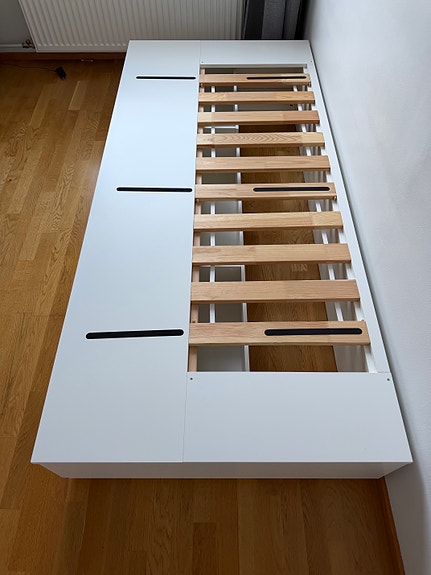IKEA NORDLI sängynrunko valkoinen säilytyslaatikoilla