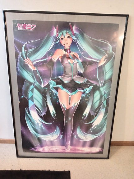 Hatsune Miku iso juliste kehyksillä