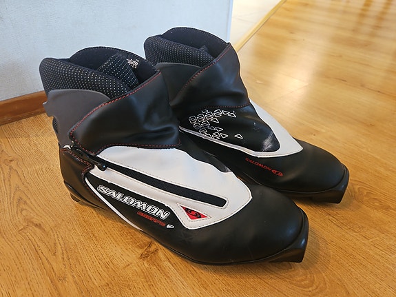 Salomon Escape hiihtomonot, koko 44, SNS pohja.
