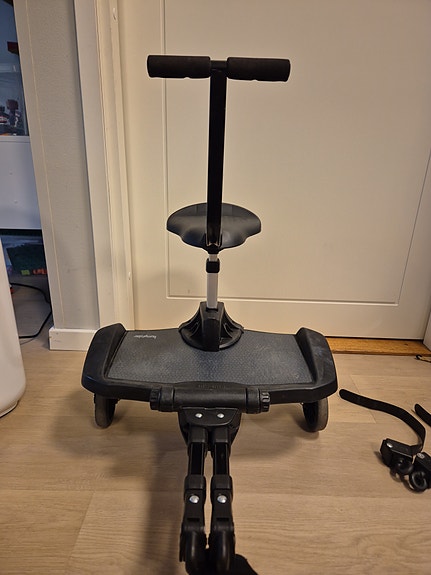 Bumprider seisomalauta istuimella