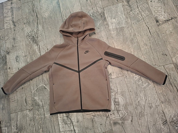 Nike tech fleece huppari