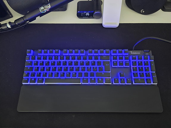 Steelseries apex pro näppäimistö