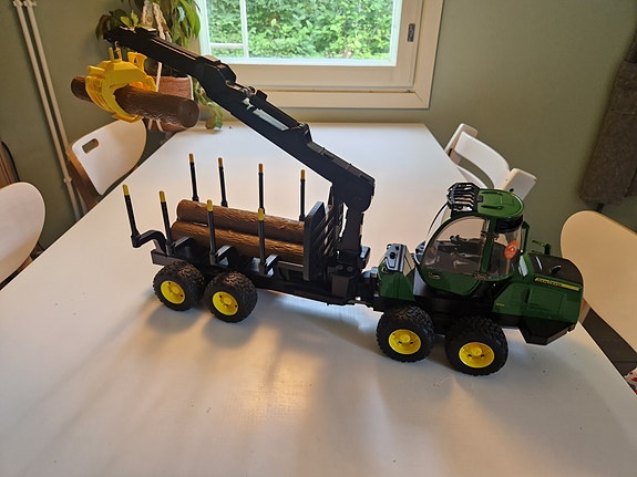 Bruder John Deere 1210E