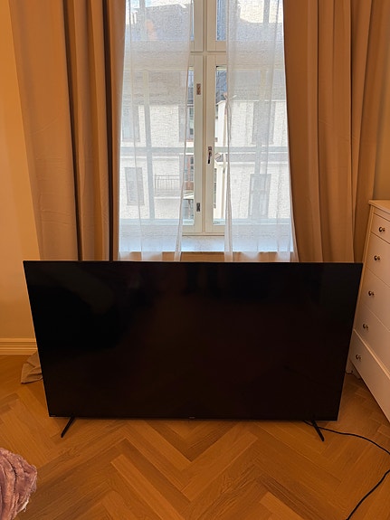 70 inch SHARP Ulta HD TV (2 months old)