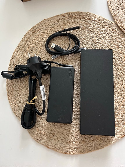 Lenovo ThinkPad Hybrid USB-C ja USB-A telakka
