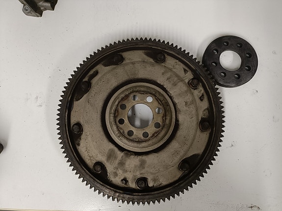 SR20DE Nissan Primera P11 GT vauhtipyörä