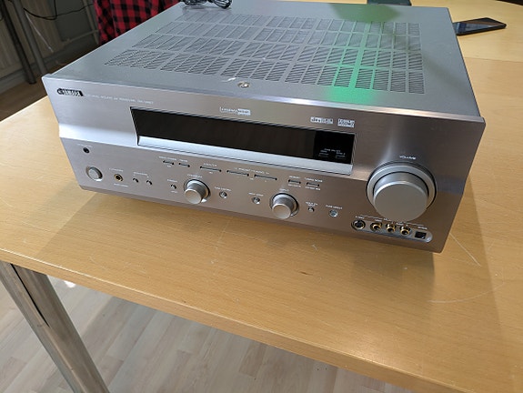 Yamaha RX-V657 AV-viritinvahvistin varaosiksi / korjattavaksi