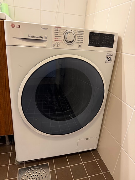 LG edestä täytettävä pyykinpesukone