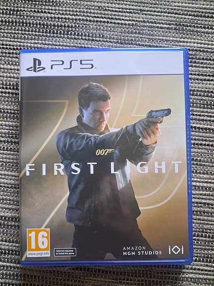 007 First Light [PS5] (varattu)