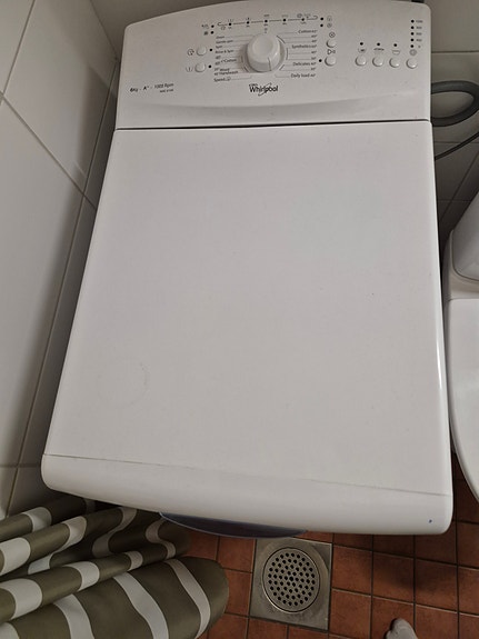 Whirlpool päältä täytettävä pesukone valkoinen