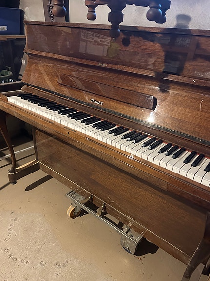 Hellas piano