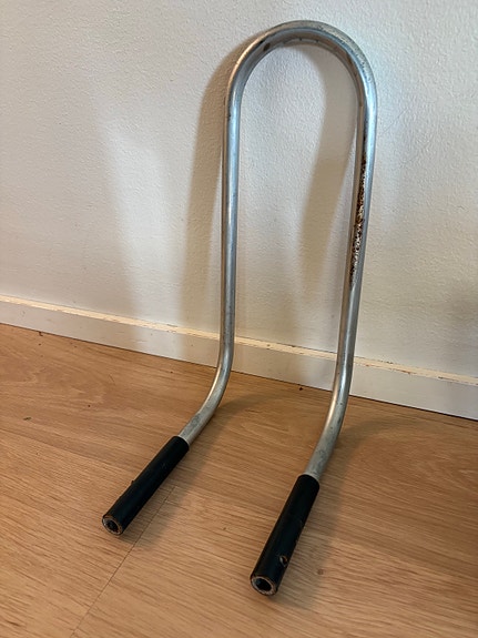 Sissybar / tavarateline moottoripyörään