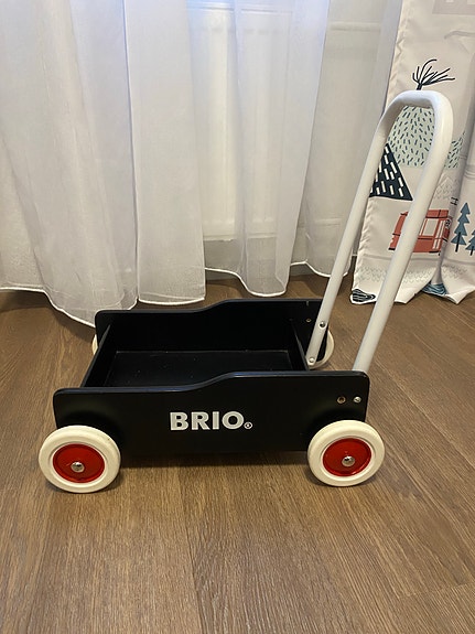 BRIO kävelyvaunu musta