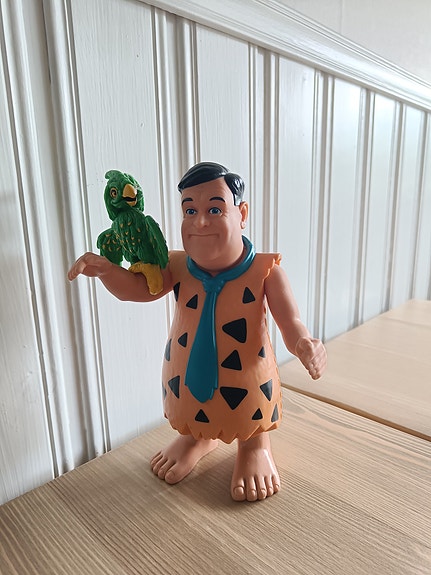 Puhuva Retu Kivinen (Fred Flintstone)- tpimintahahmo