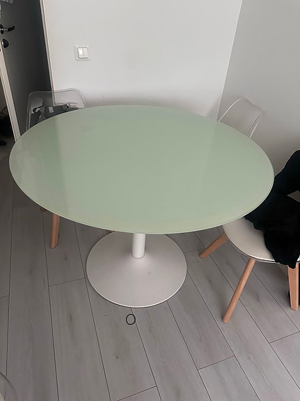 IKEA Louise Campbell pyöreä ruokapöytä valkoinen