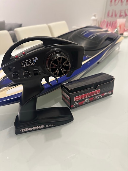 Myydään Traxxas Spartan