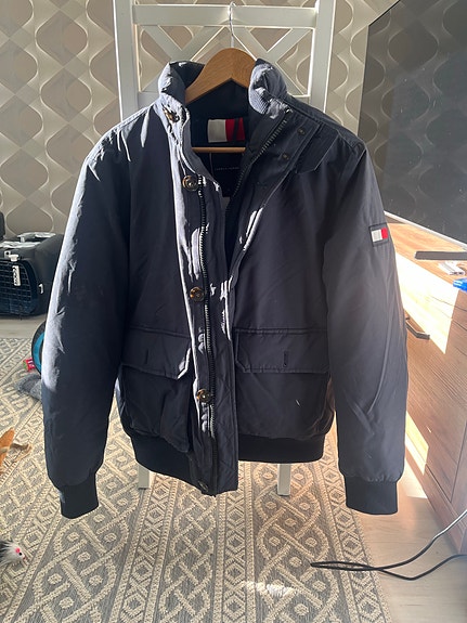 Tommy Hilfiger sininen talvitakki
