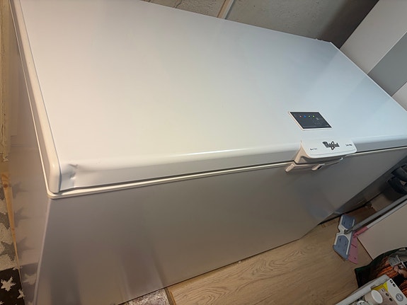Whirlpool arkkupakastin valkoinen