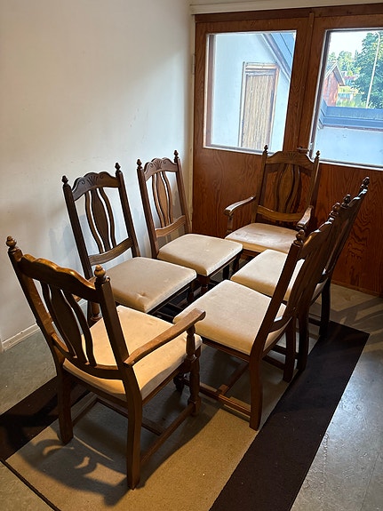 6 ruokapöydän tuolia