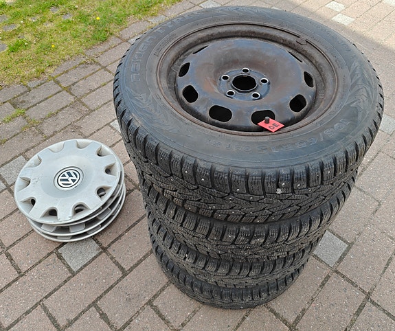Talvirenkaat vanteilla Nordman 7 (195/65/15)
