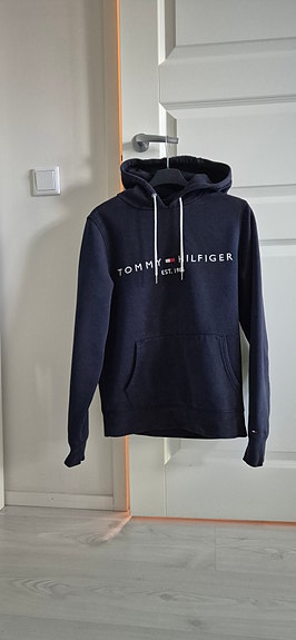 Tommy Hilfiger huppari
