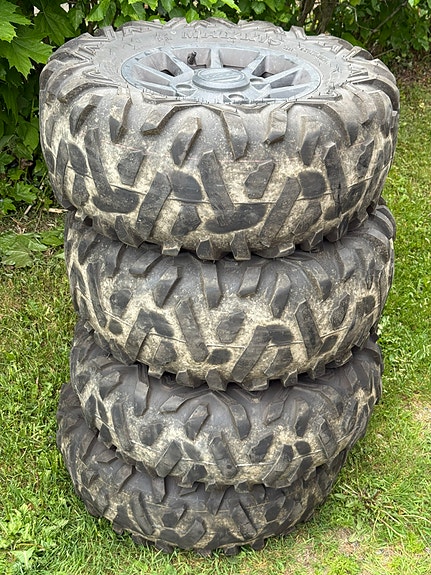 Polaris renkaat vanteineen