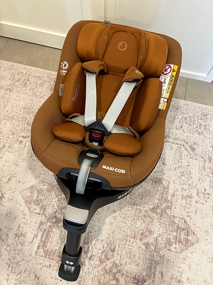 Maxi Cosi Pearl Pro 360 turvaistuin ja Maxi Cosi Familyfix 360 telakka