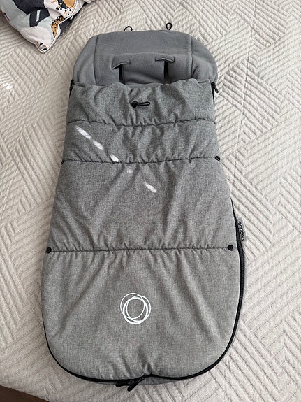 Bugaboo harmaa lämpöpussi rattaisiin