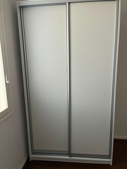 Myydään hyväkuntoinen vaatekaappi