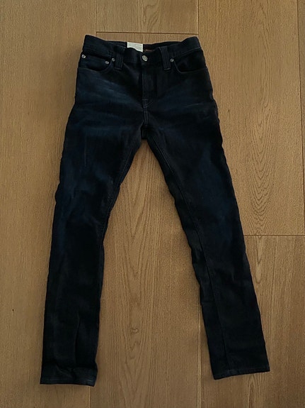 Tummansiniset Nudie Jeans farkut w27/L30