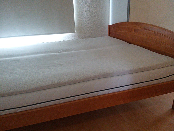 Mäntyrunkoinen sänky, Jysk dreamzone patjat ja memoryfoam petauspatja
