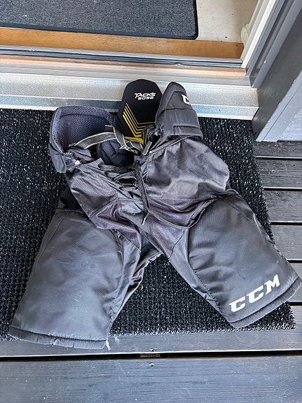 CCM Tacks 5092 jääkiekkohousut junior XL musta
